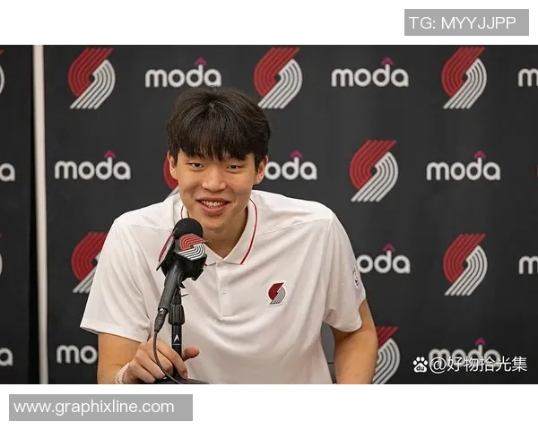 杨瀚森在激烈对抗中崭露头角末节发力怒吼全场引爆比赛气氛 杨瀚森在激烈对抗中崭露头角末节发力怒吼全场引爆比赛气氛